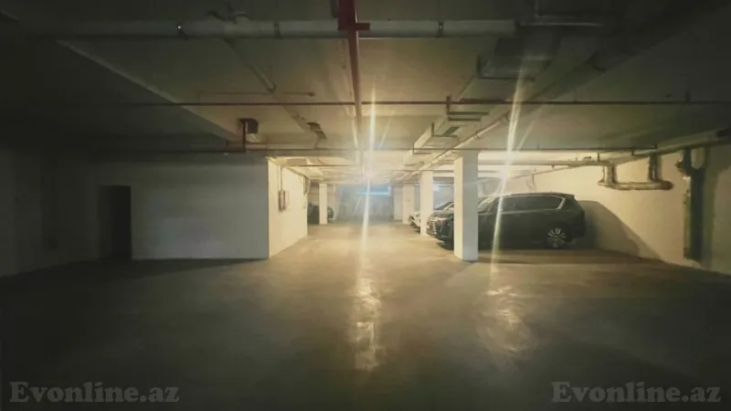 Obyekt 400 m² Memar Əcəmi m. Satılır