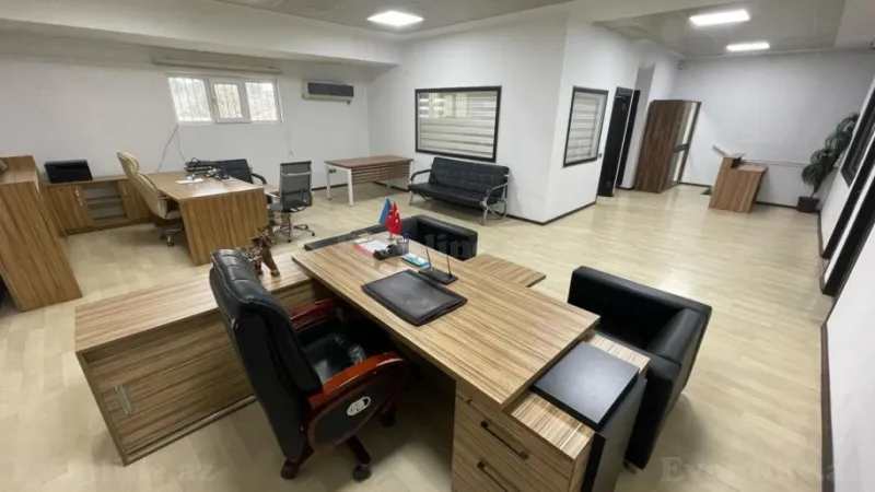 5 otaqlı Ofis 200 m² Xətai r. Kirayə verilir
