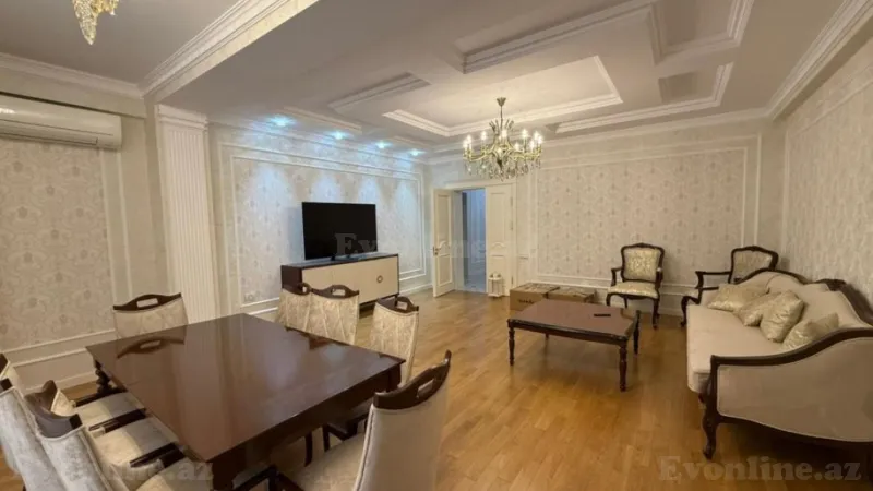 4 otaqlı Mənzil 185 m² 28 May m. Satılır