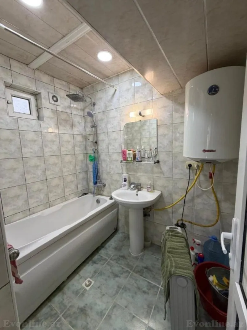 Satılır 2 otaqlı Mənzil Köhnə tikili 60 m² Səbail r. - şəkil 14