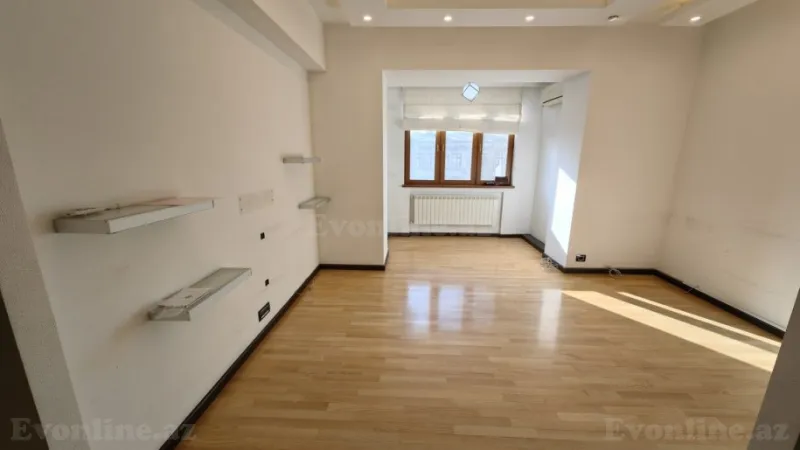 Satılır 3 otaqlı Mənzil Köhnə tikili 100 m² Sahil m. - şəkil 4