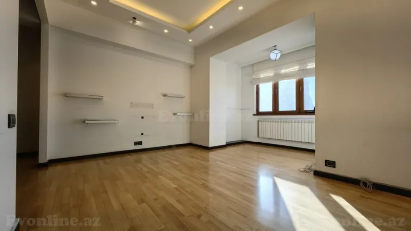 Satılır 3 otaqlı Mənzil Köhnə tikili 100 m² Sahil m. - şəkil 5