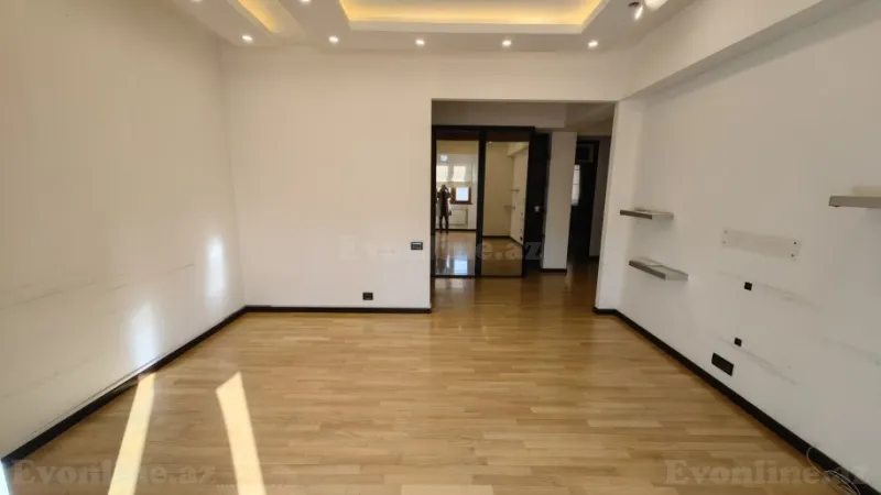 Satılır 3 otaqlı Mənzil Köhnə tikili 100 m² Sahil m. - şəkil 6