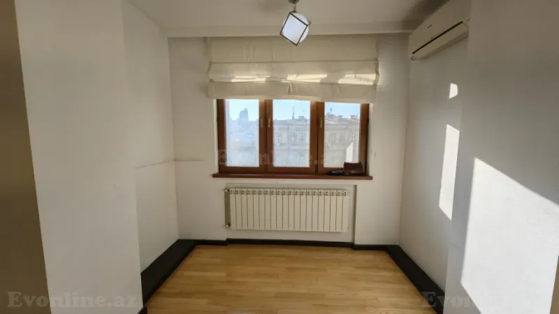 Satılır 3 otaqlı Mənzil Köhnə tikili 100 m² Sahil m. - şəkil 12