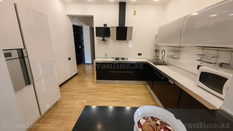 Satılır 3 otaqlı Mənzil Köhnə tikili 100 m² Sahil m. - şəkil 14