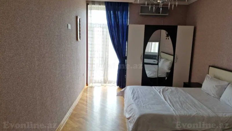 Kirayə verilir 3 otaqlı Mənzil Köhnə tikili 150 m² Sahil m. - şəkil 6