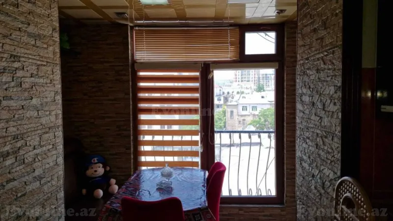 Kirayə verilir 3 otaqlı Mənzil Köhnə tikili 150 m² Sahil m. - şəkil 10