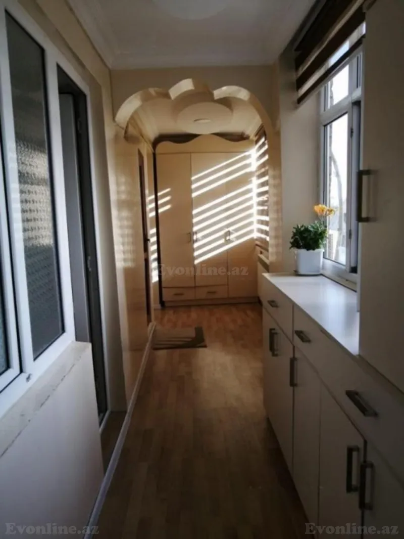 Satılır 4 otaqlı Mənzil Köhnə tikili 110 m² Gənclik m. - şəkil 3