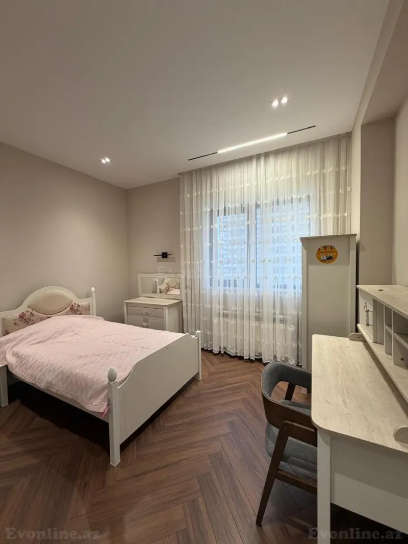 Kirayə verilir 4 otaqlı Mənzil Yeni tikili 160 m² Xətai r. - şəkil 9