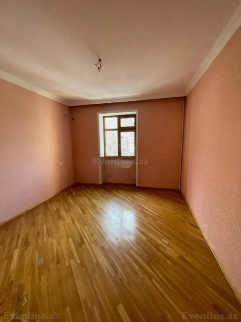 Satılır 3 otaqlı Mənzil Köhnə tikili 101 m² Elmlər Akademiyası m. - şəkil 2