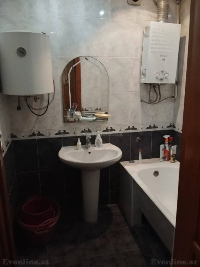 Satılır 3 otaqlı Mənzil Köhnə tikili 85 m² Xalqlar Dostluğu m. - şəkil 9