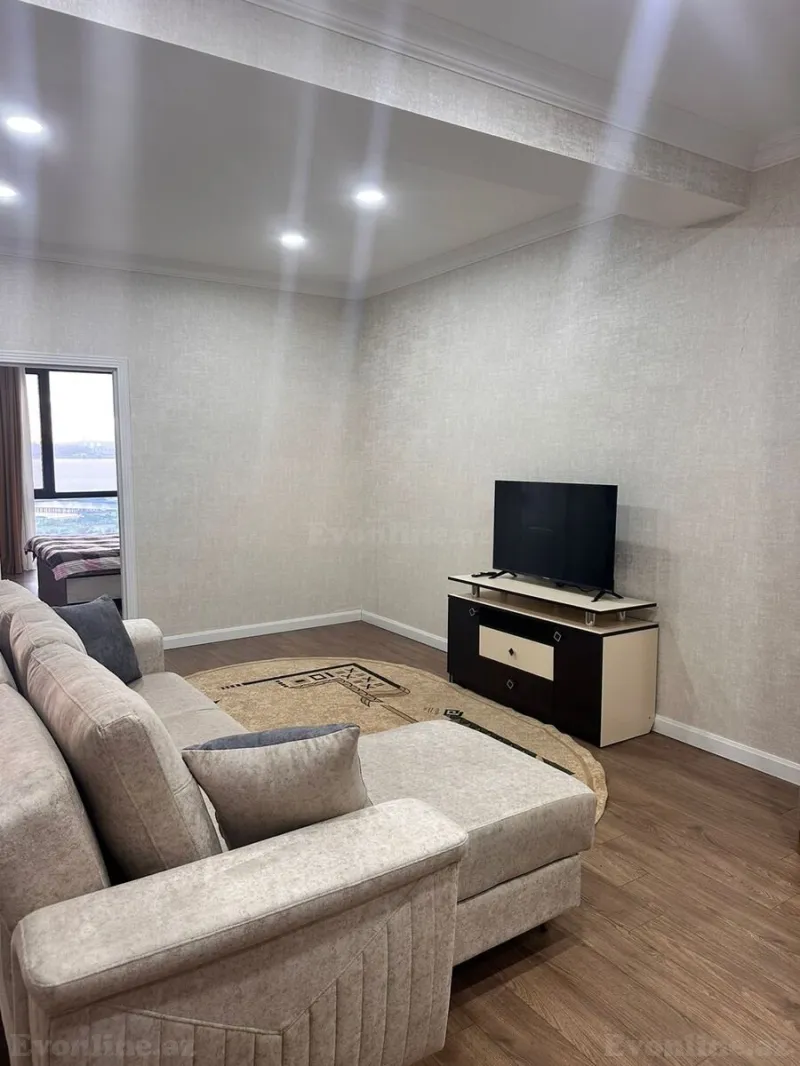 Kirayə verilir 2 otaqlı Mənzil Yeni tikili 75 m² Xətai r.