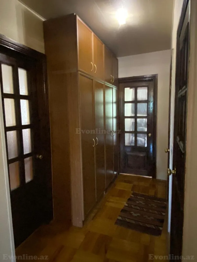 Satılır 4 otaqlı Mənzil Köhnə tikili 80 m² Səbail r. - şəkil 5