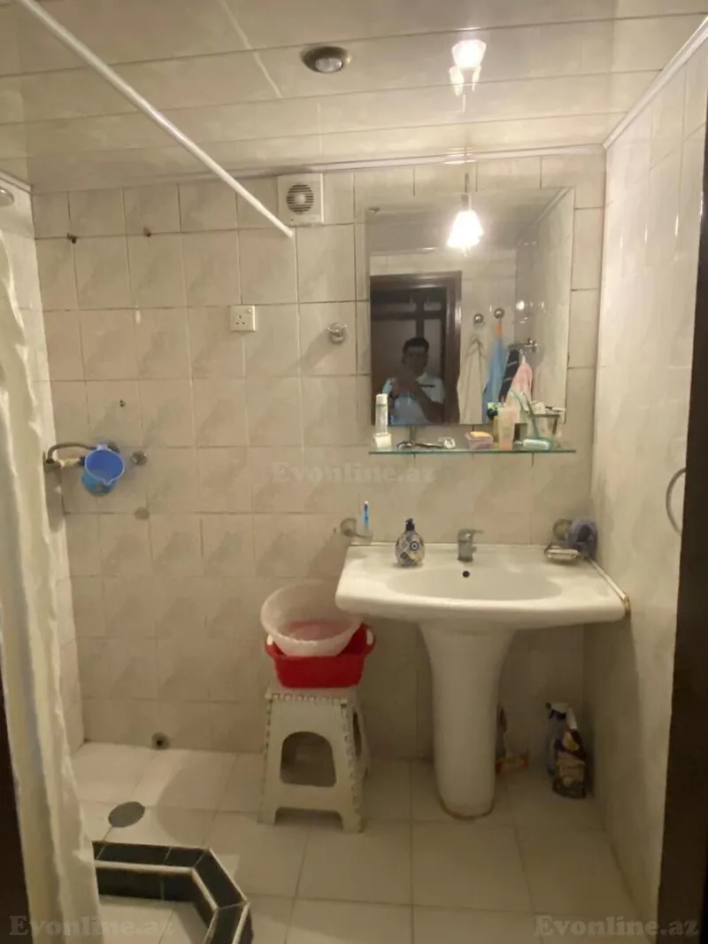 Satılır 4 otaqlı Mənzil Köhnə tikili 80 m² Səbail r. - şəkil 16