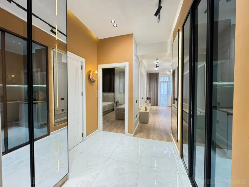 3 otaqlı Mənzil 85 m² 8 Noyabr pr. Satılır