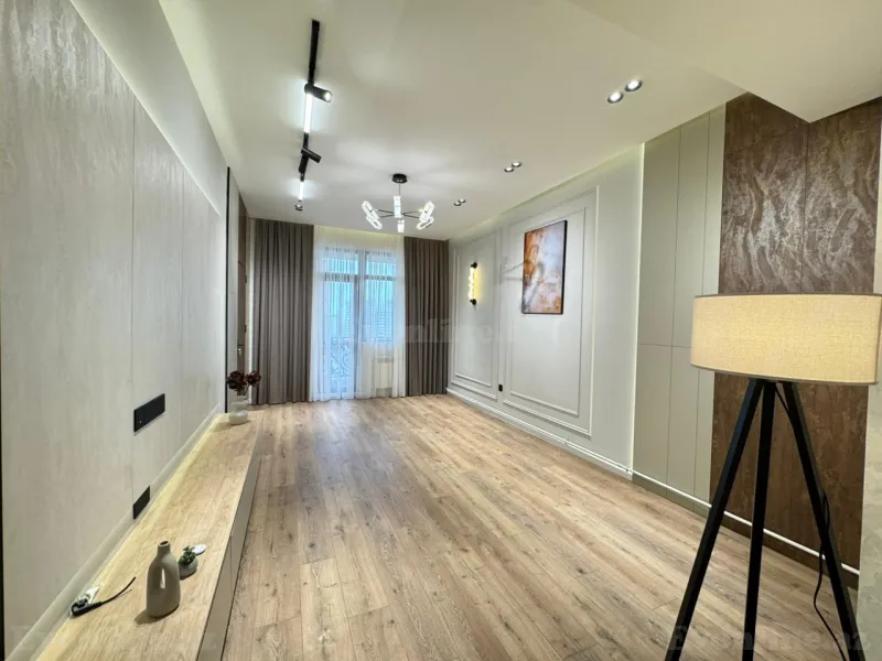 Satılır 3 otaqlı Mənzil Yeni tikili 85 m² 8 Noyabr pr. - şəkil 2