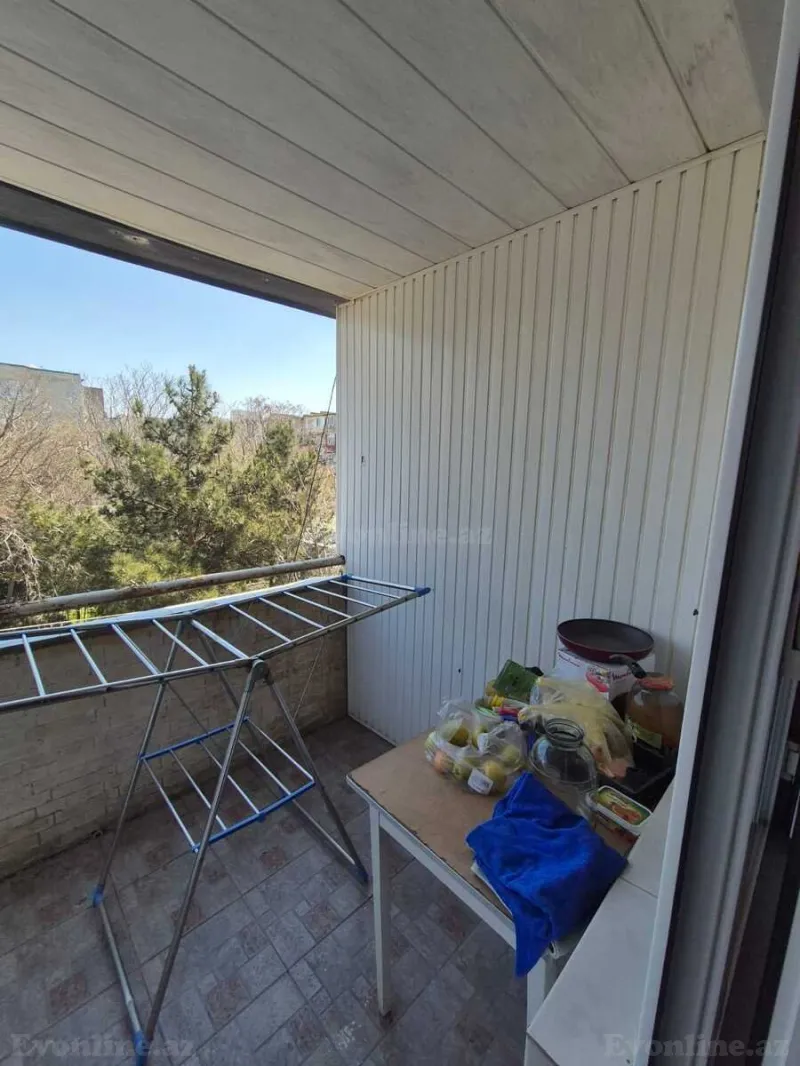 Satılır 4 otaqlı Mənzil Köhnə tikili 80 m² Xalqlar Dostluğu m. - şəkil 2