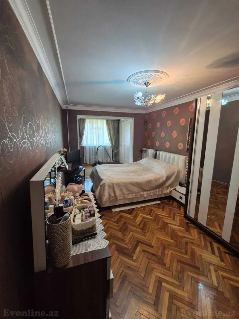 Satılır 4 otaqlı Mənzil Köhnə tikili 80 m² Xalqlar Dostluğu m. - şəkil 8