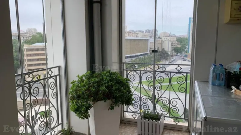 Kirayə verilir 4 otaqlı Mənzil Yeni tikili 170 m² Nizami m. - şəkil 12