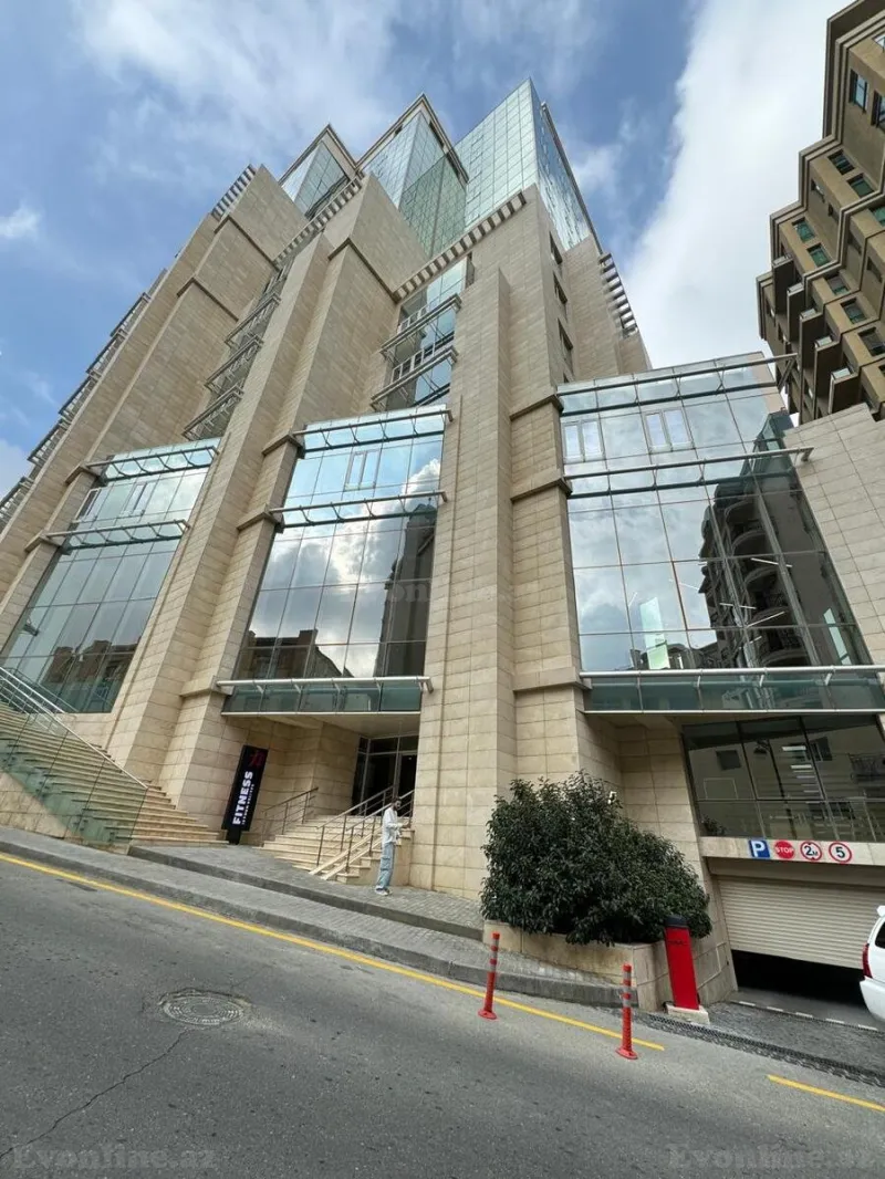 Satılır 4 otaqlı Mənzil Yeni tikili 231 m² İçərişəhər m.