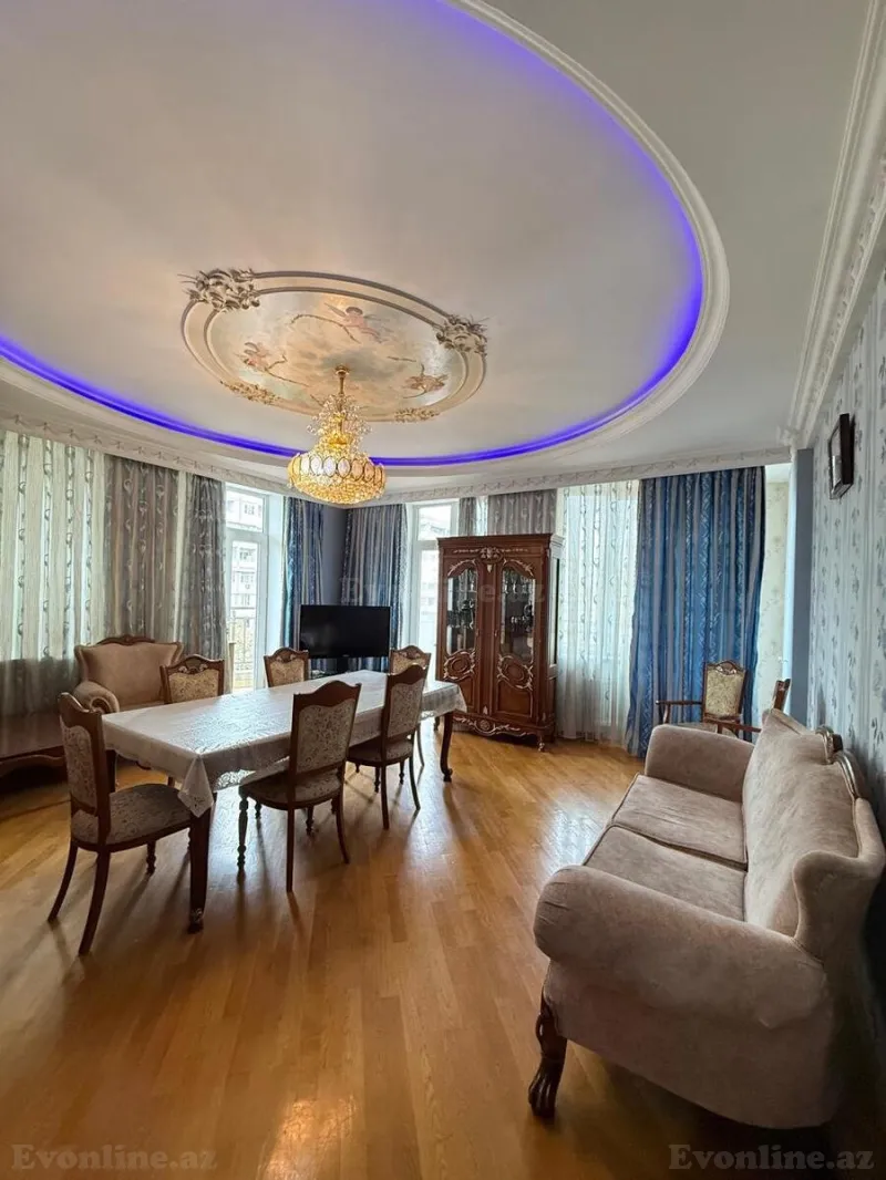 3 otaqlı Mənzil 130 m² İnşaatçılar m. Kirayə verilir