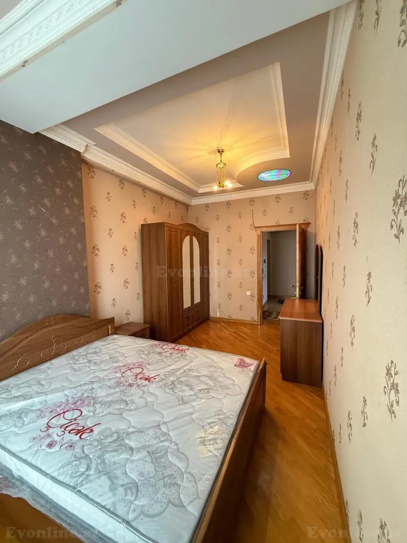 Kirayə verilir 3 otaqlı Mənzil Yeni tikili 130 m² İnşaatçılar m. - şəkil 6