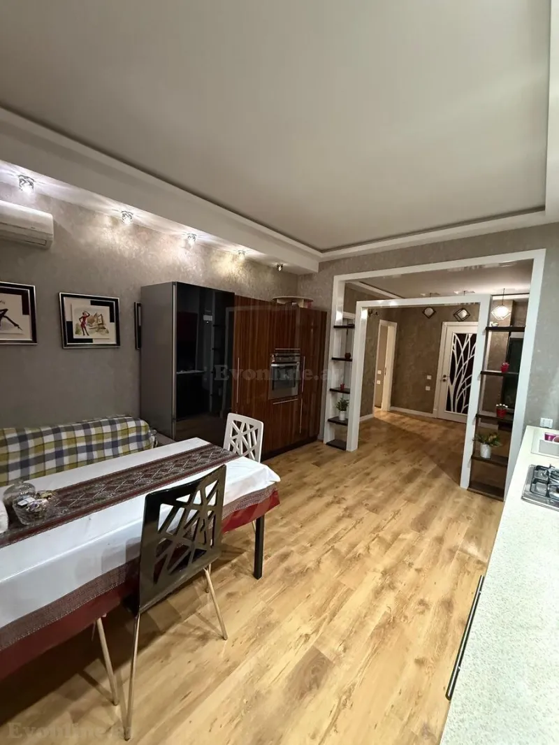 Satılır 3 otaqlı Mənzil Yeni tikili 134 m² Yasamal r. - şəkil 10