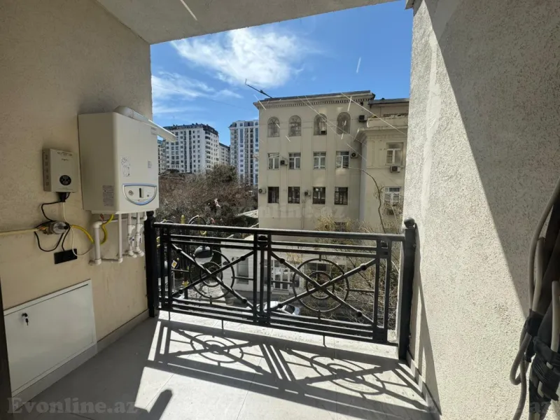 Satılır 4 otaqlı Mənzil Yeni tikili 141 m² N.Nərimanov pr. - şəkil 3