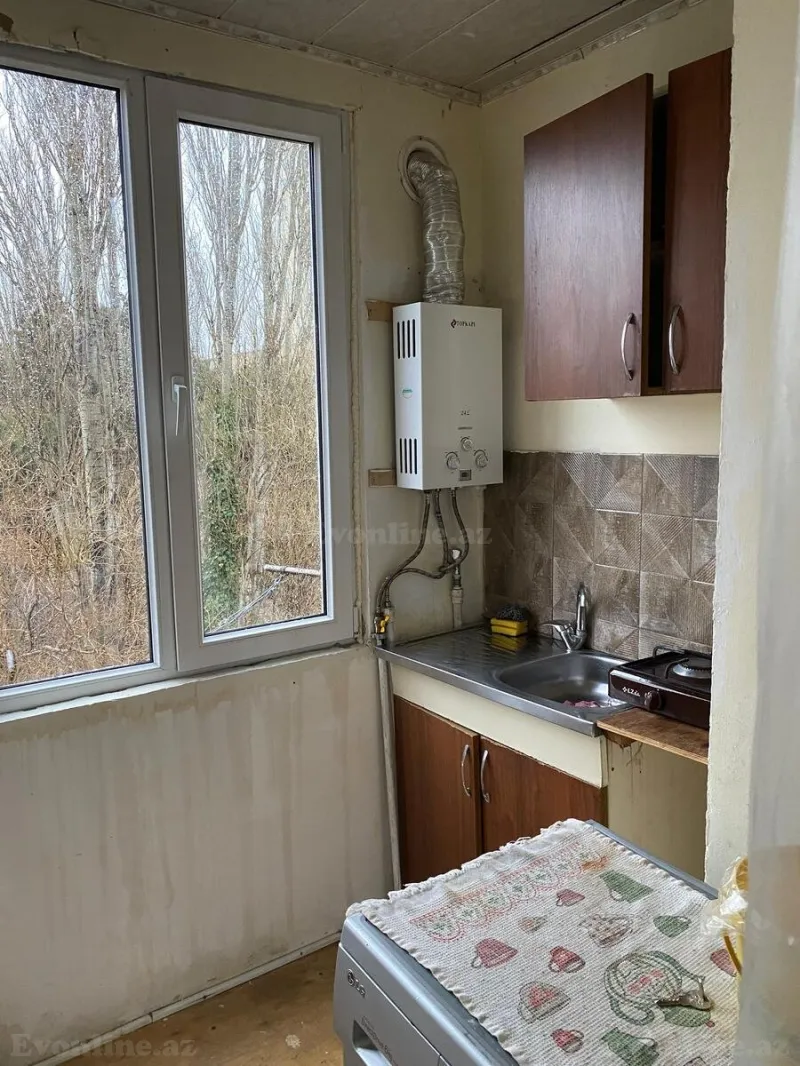 Kirayə verilir 1 otaqlı Mənzil Köhnə tikili 28 m² Xalqlar Dostluğu m. - şəkil 2