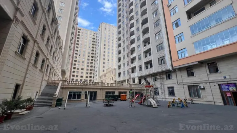 Satılır 3 otaqlı Mənzil Yeni tikili 141 m² 28 May m. - şəkil 2