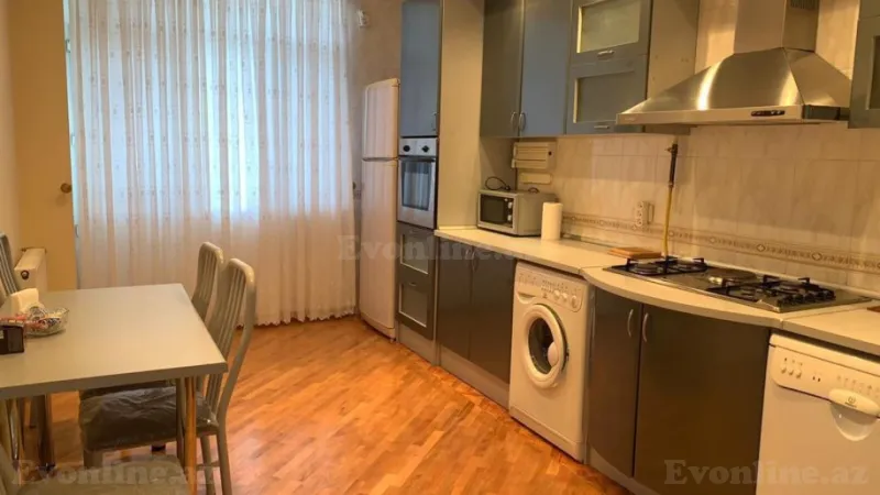 Kirayə verilir 4 otaqlı Mənzil Yeni tikili 200 m² Nizami m. - şəkil 11