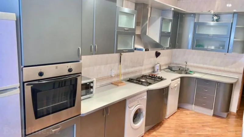 Kirayə verilir 4 otaqlı Mənzil Yeni tikili 200 m² Nizami m. - şəkil 12