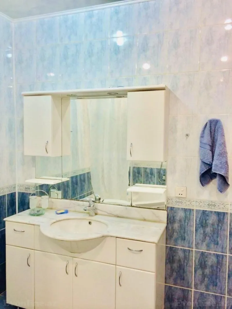 Kirayə verilir 4 otaqlı Mənzil Yeni tikili 200 m² Nizami m. - şəkil 16