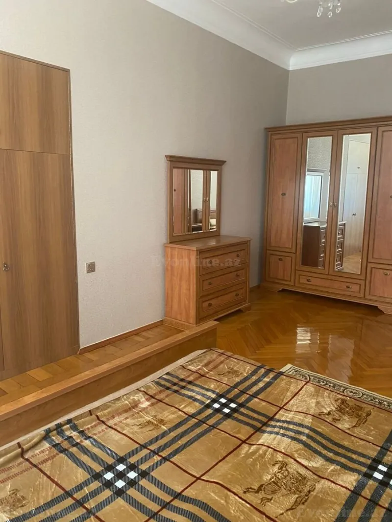 Kirayə verilir 3 otaqlı Mənzil Köhnə tikili 75 m² İçərişəhər m. - şəkil 8