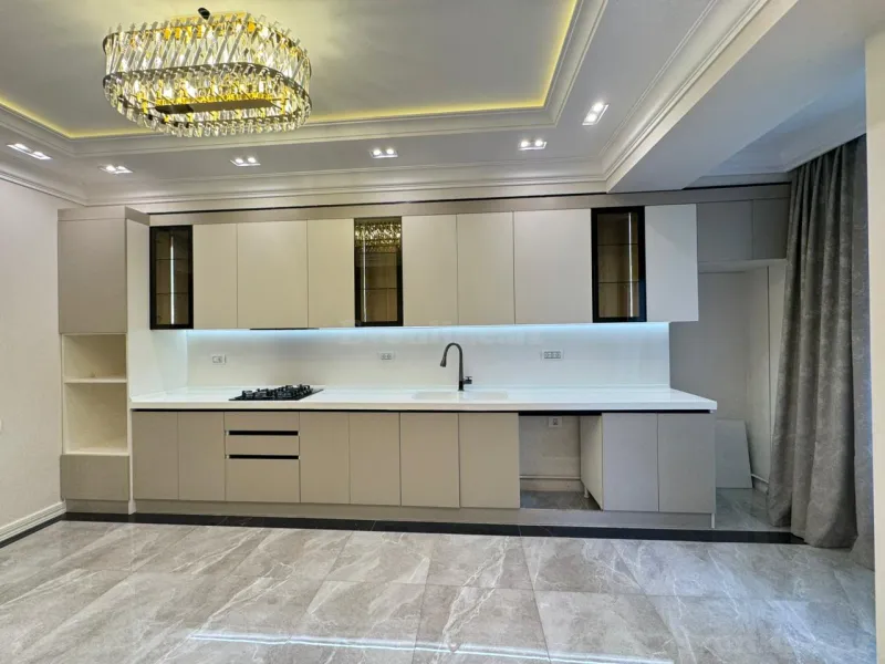 4 otaqlı Mənzil 180 m² Ağ şəhər Satılır