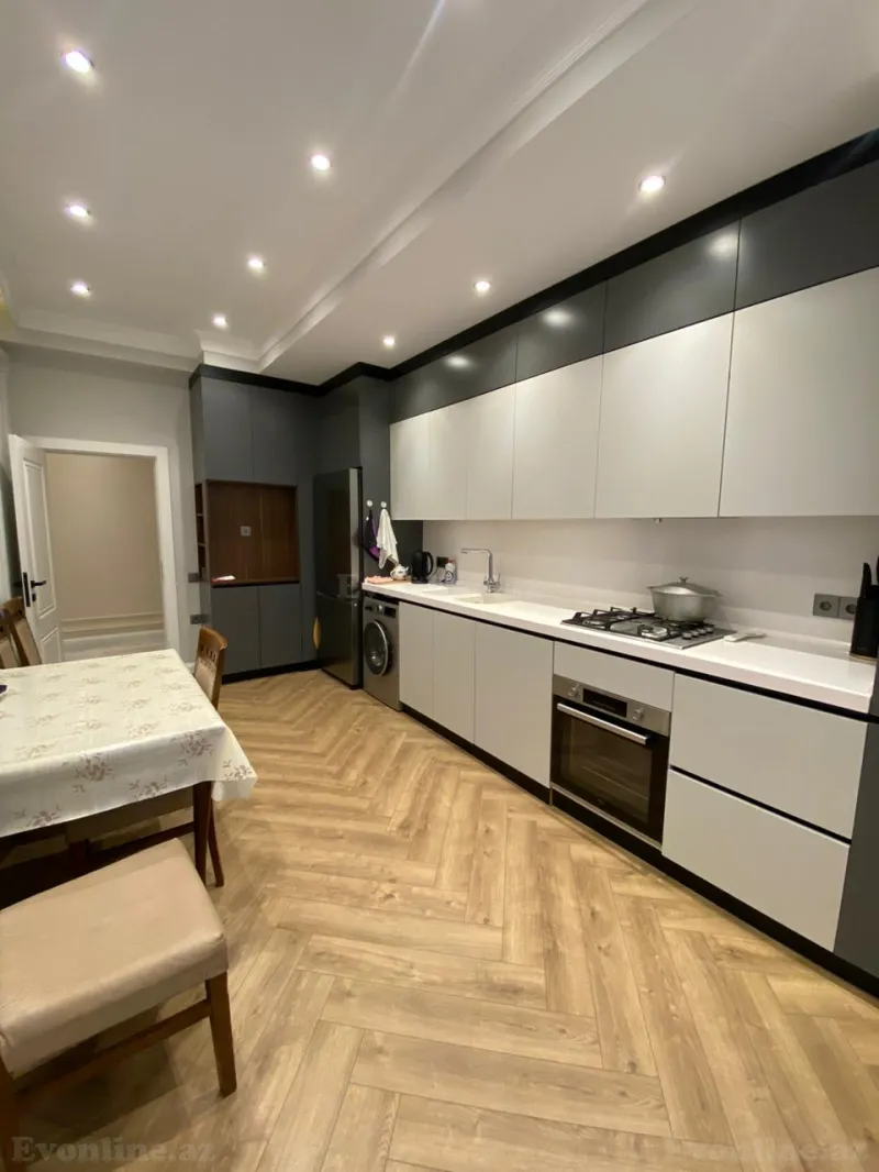 Satılır 4 otaqlı Mənzil Yeni tikili 138 m² Həzi Aslanov - şəkil 2