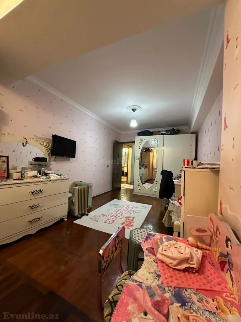 Satılır 6 otaqlı Mənzil Köhnə tikili 200 m² Elmlər Akademiyası m. - şəkil 10