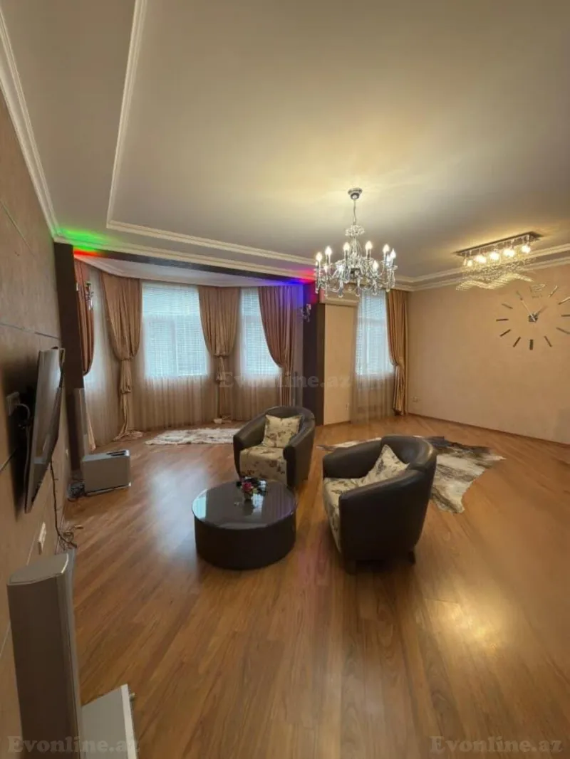 3 otaqlı Mənzil 120 m² Xətai m. Kirayə verilir