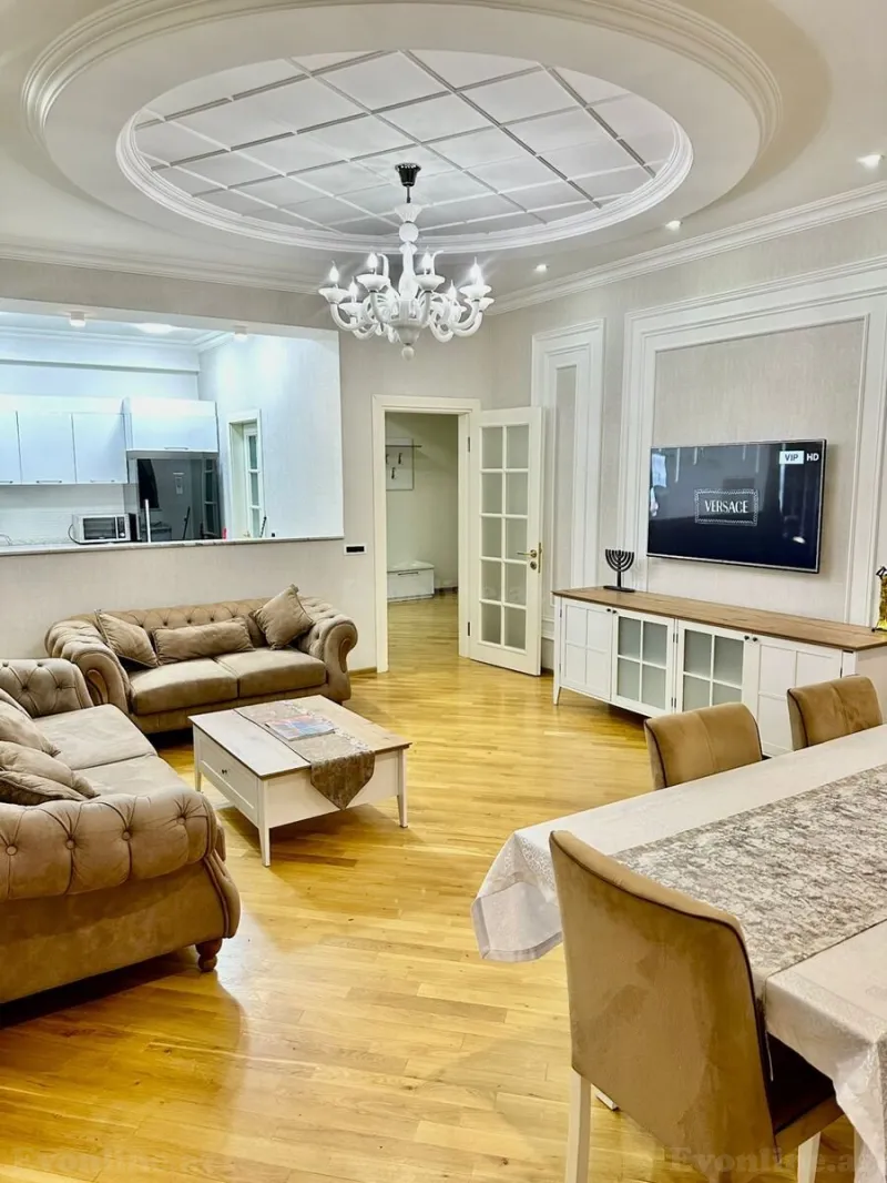 3 otaqlı Mənzil 124 m² 28 May m. Kirayə verilir