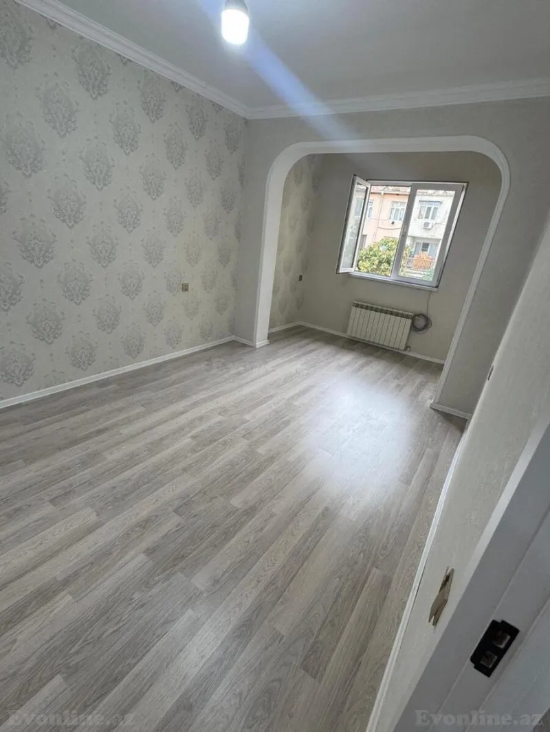 Satılır 3 otaqlı Mənzil Köhnə tikili 77 m² 5-ci mikrorayon