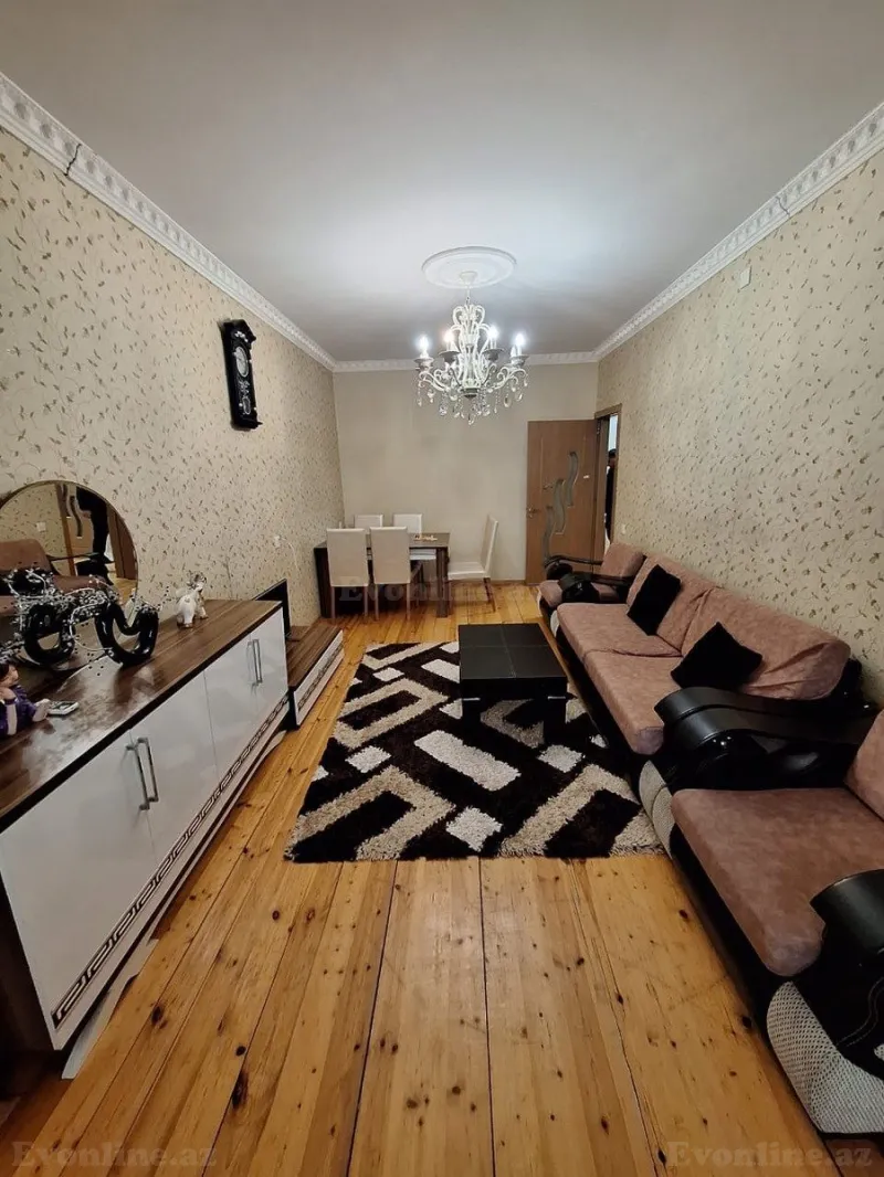 2 otaqlı Mənzil 65 m² 8-ci mikrorayon Satılır