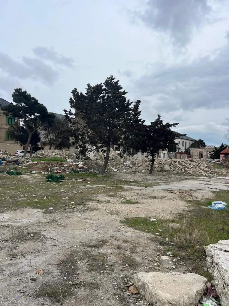 Torpaq Həzi Aslanov Satılır