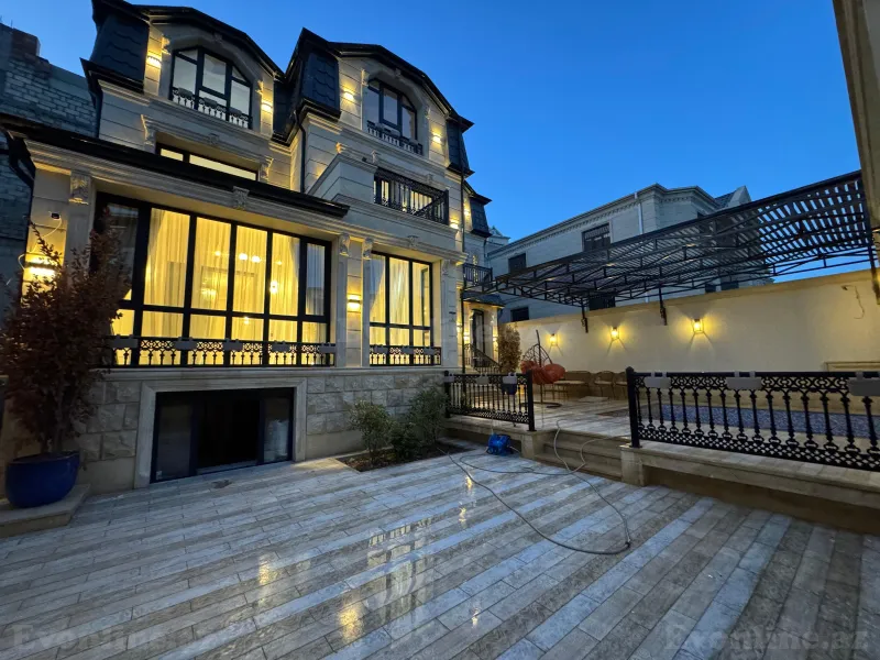 7 otaqlı Həyət evi 360 m² Köhnə Günəşli Satılır