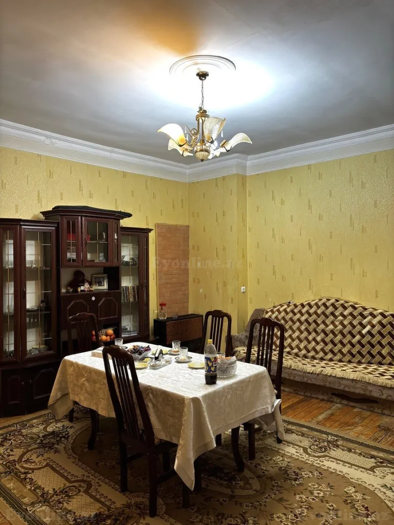 Satılır 2 otaqlı Mənzil Köhnə tikili 70 m² 28 May m. - şəkil 2