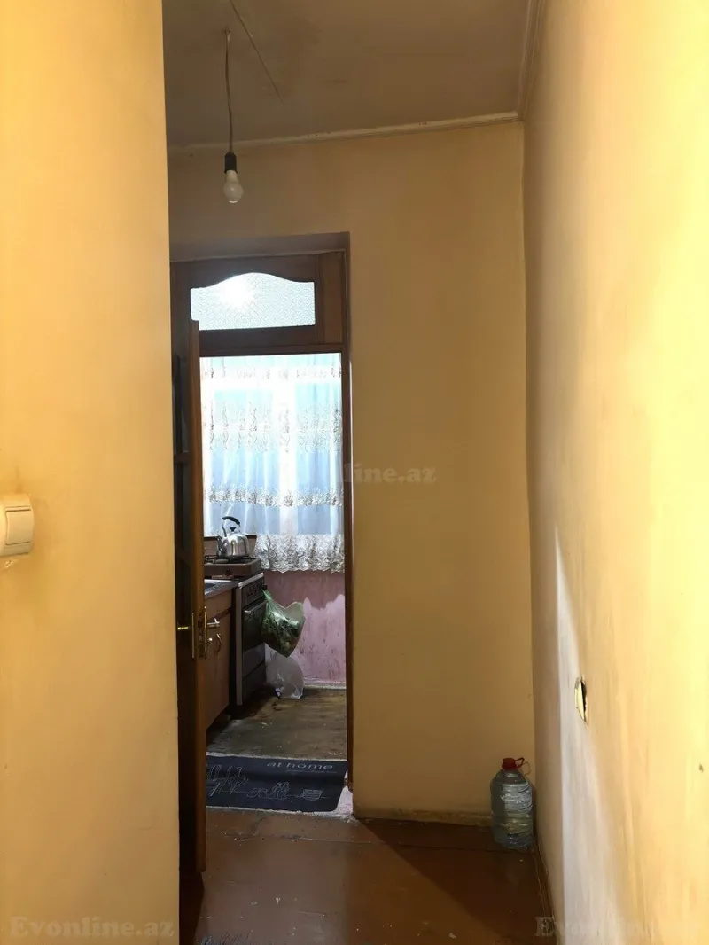 Satılır 2 otaqlı Mənzil Köhnə tikili 70 m² 28 May m. - şəkil 14
