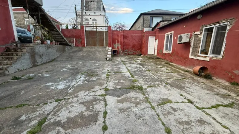 5 otaqlı Həyət evi 110 m² Əmircan Satılır