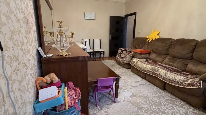 Satılır 3 otaqlı Mənzil Köhnə tikili 65 m² Xalqlar Dostluğu m. - şəkil 9