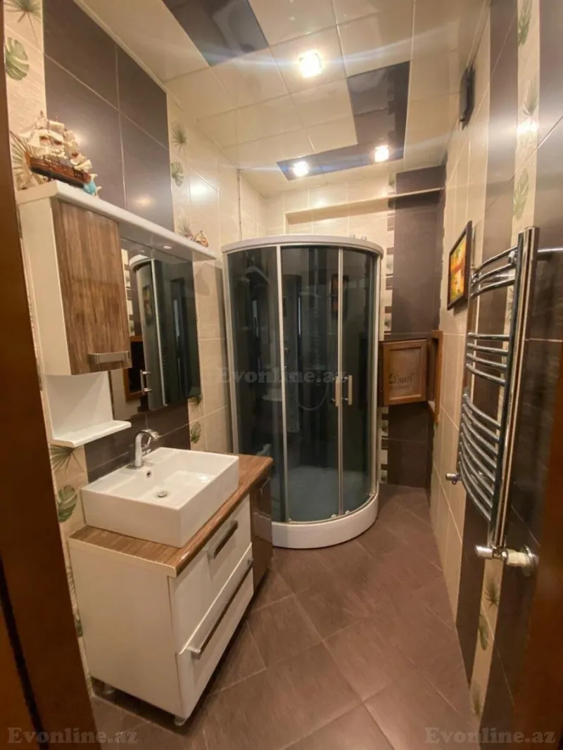 Kirayə verilir 3 otaqlı Mənzil Yeni tikili 140 m² Neftçilər m. - şəkil 9