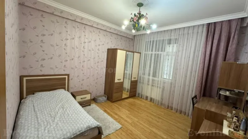 Satılır 4 otaqlı Mənzil Yeni tikili 135 m² Səbail r. - şəkil 7