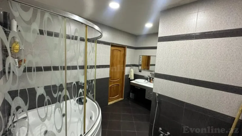 Satılır 4 otaqlı Mənzil Yeni tikili 135 m² Səbail r. - şəkil 14